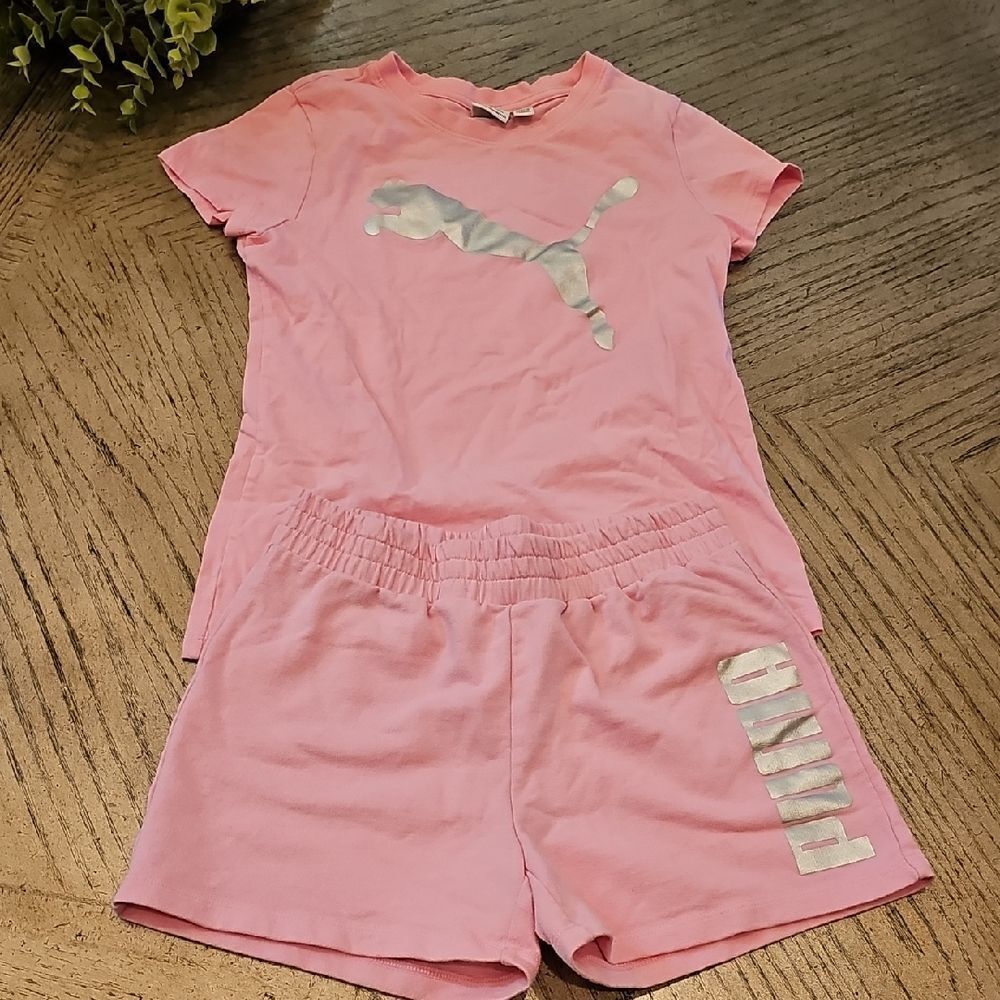 Puma Pink T-Shirt and Shorts Set Size M 10/12